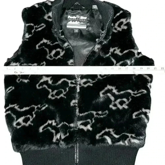 Powder River Outfitters by Panhandle Slim size medium black zip vest - Picture 8 of 8